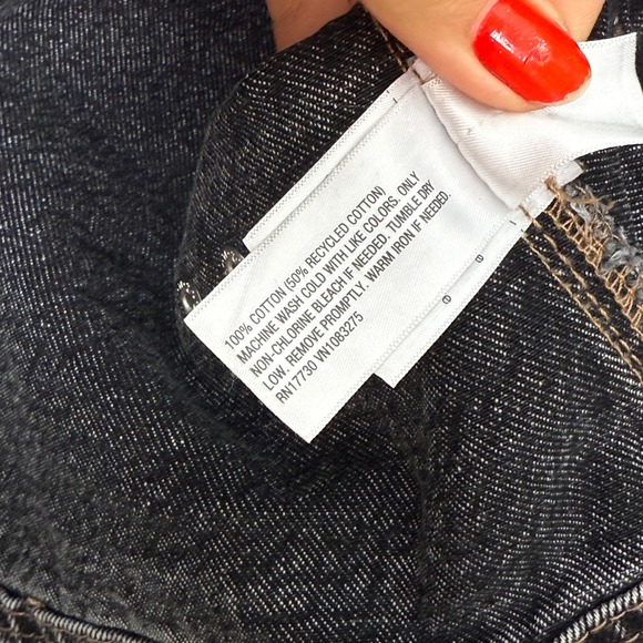 Womens Denim Vest Washed Black Size 6 Pockets Button Front Universal Thread - Picture 4 of 6